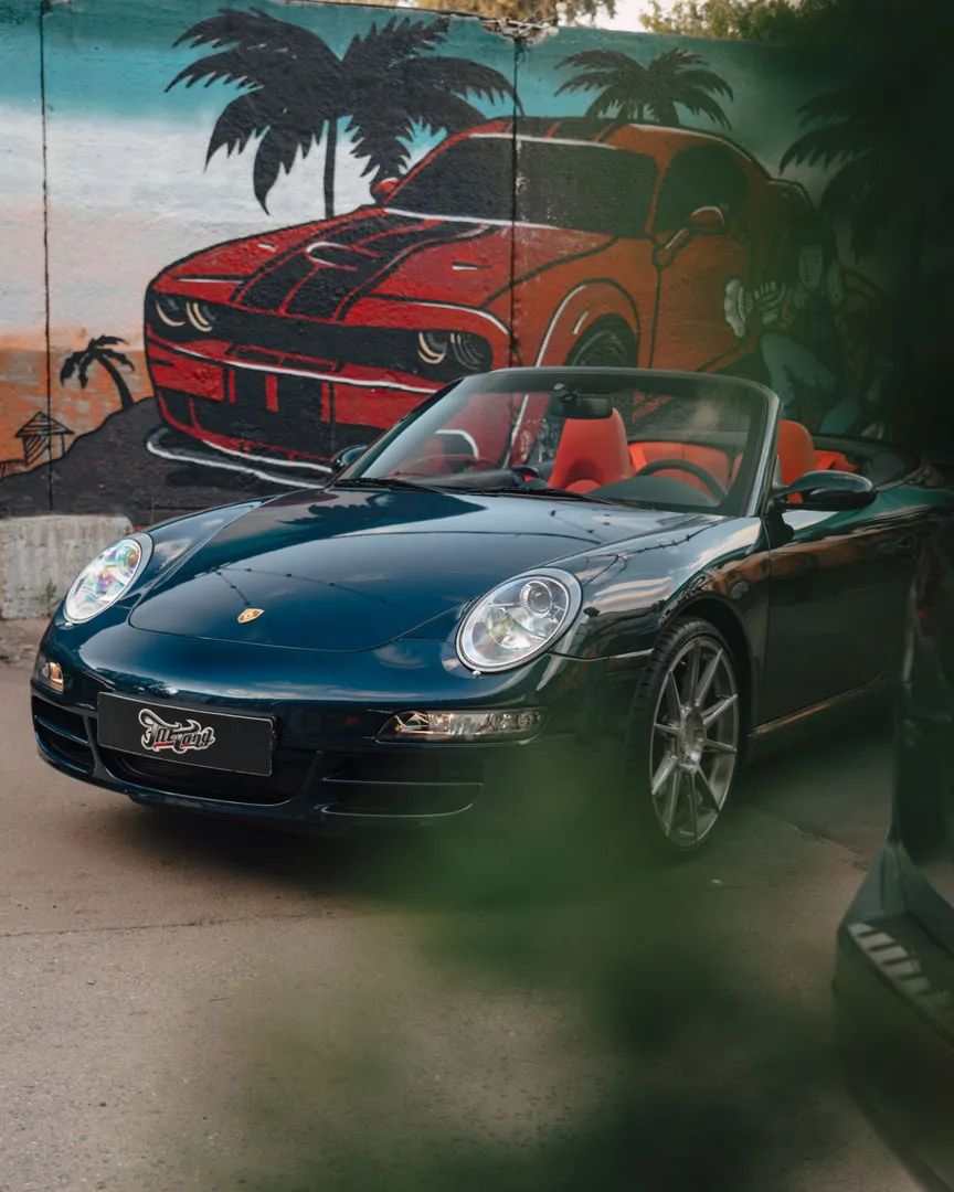 Летний проект Porsche 911 Carrera S, часть 1: полный перешив салона